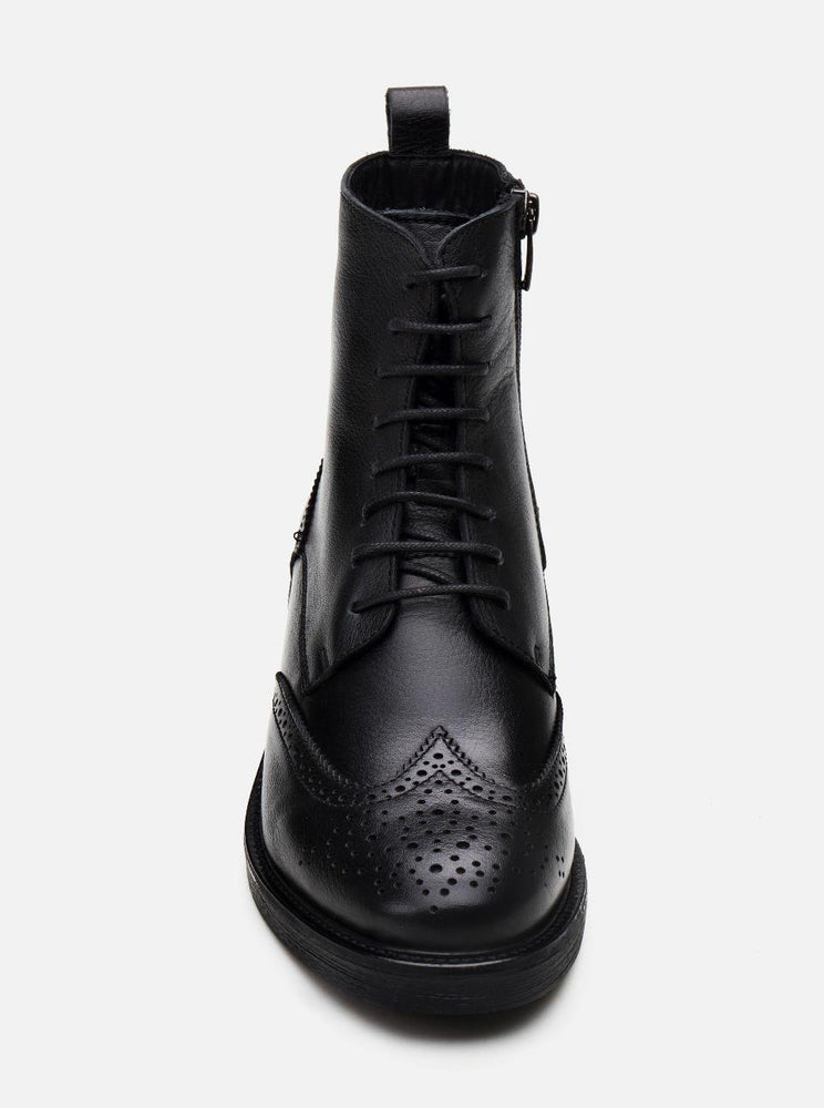 
                      
                        Yorkshire Black Women's Leather Boots
                      
                    