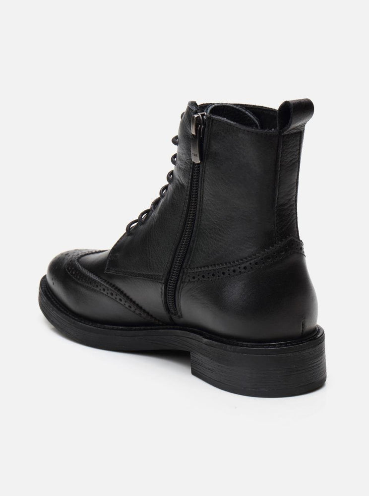 
                      
                        Yorkshire Black Women's Leather Boots
                      
                    